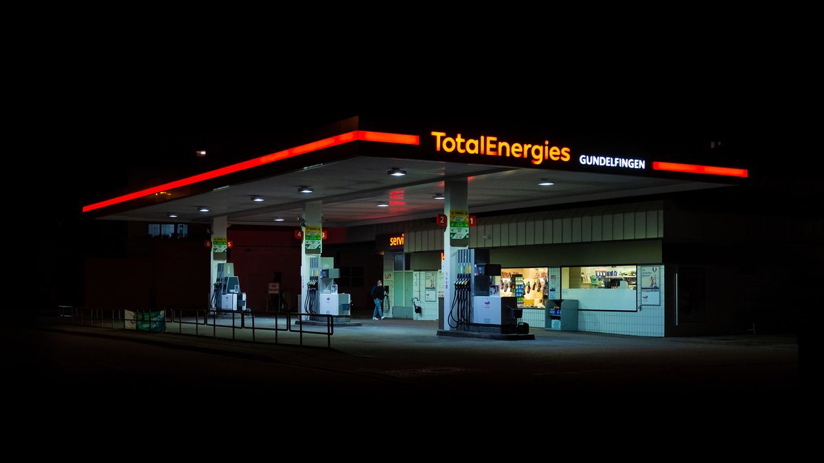 Landmark Deal Sees French TotalEnergies Sell LNG to China in RMB