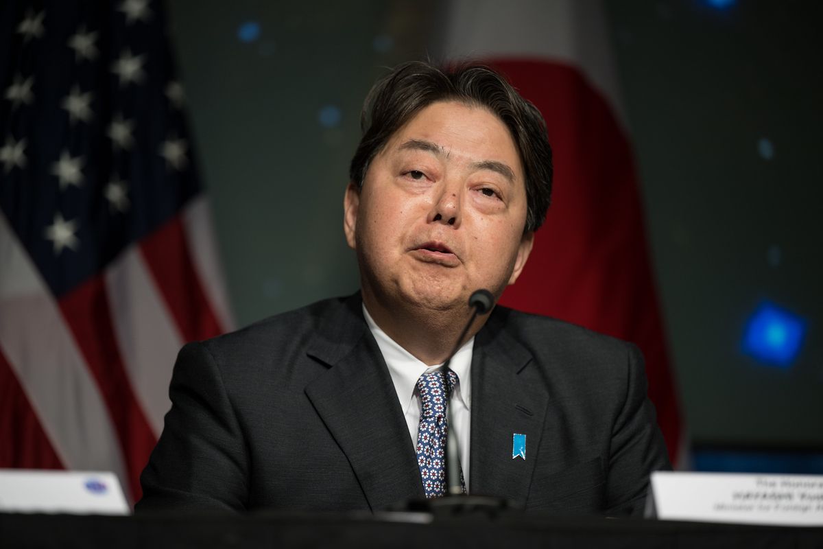 Japanese Foreign Minister Visits China as Japan Finds Place in New Economic Alignments